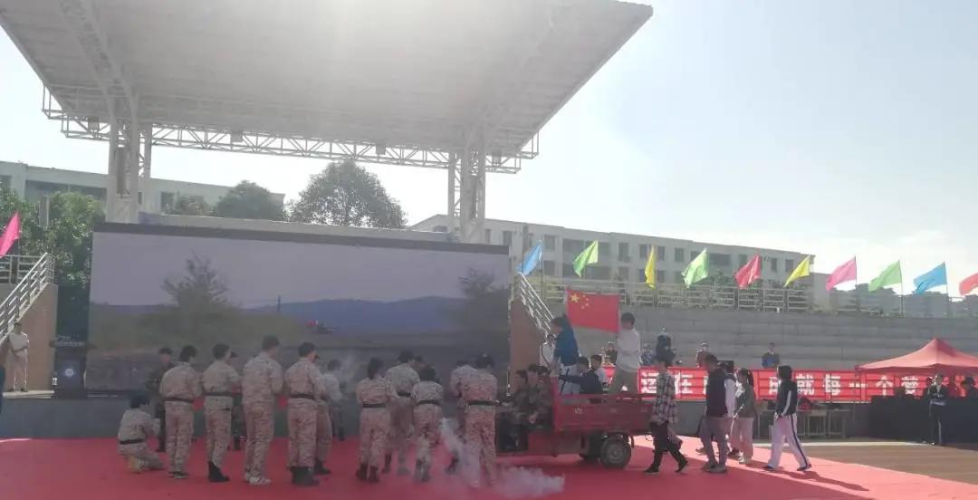 机器人在技能大赛上尬舞,世界机器人舞冠军挑战赛