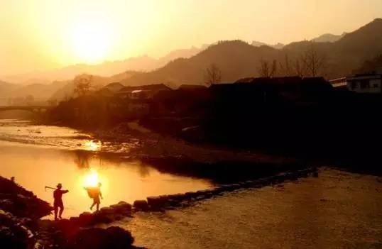 中国为什么不多弄几个时区,中国跨几个时区为什么就一个时间