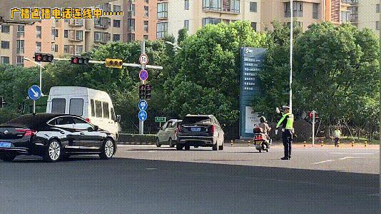 前一秒正常后一秒无缘无故发脾气,高速随意变道后悔莫及