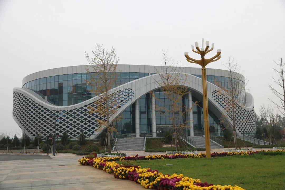 拓教育新境，著时代鸿篇！山东省潍坊第四中学校史馆前言