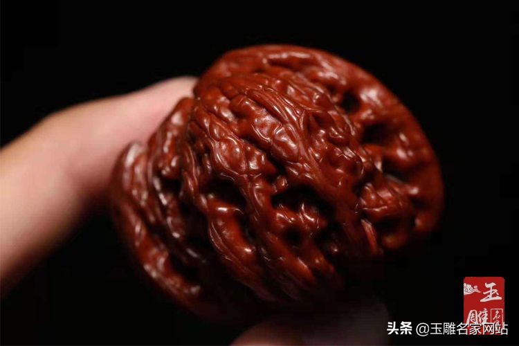 核桃盘红最简单的方法,用大宝盘核桃最红的方法