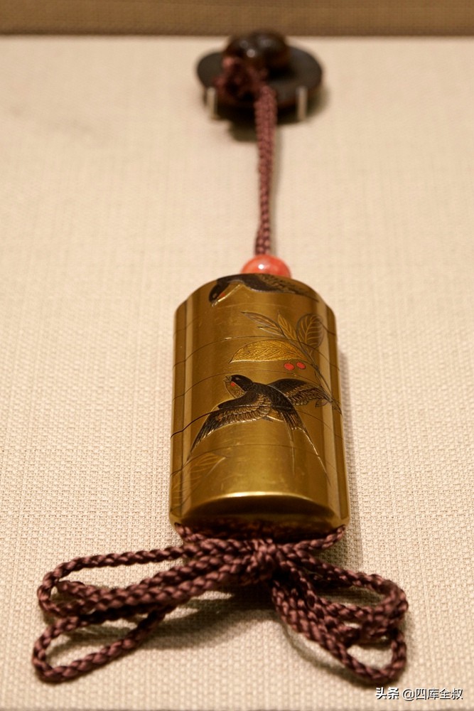 日本江户时代上层社会的冠饰风格,18世纪日本江户盛行配饰