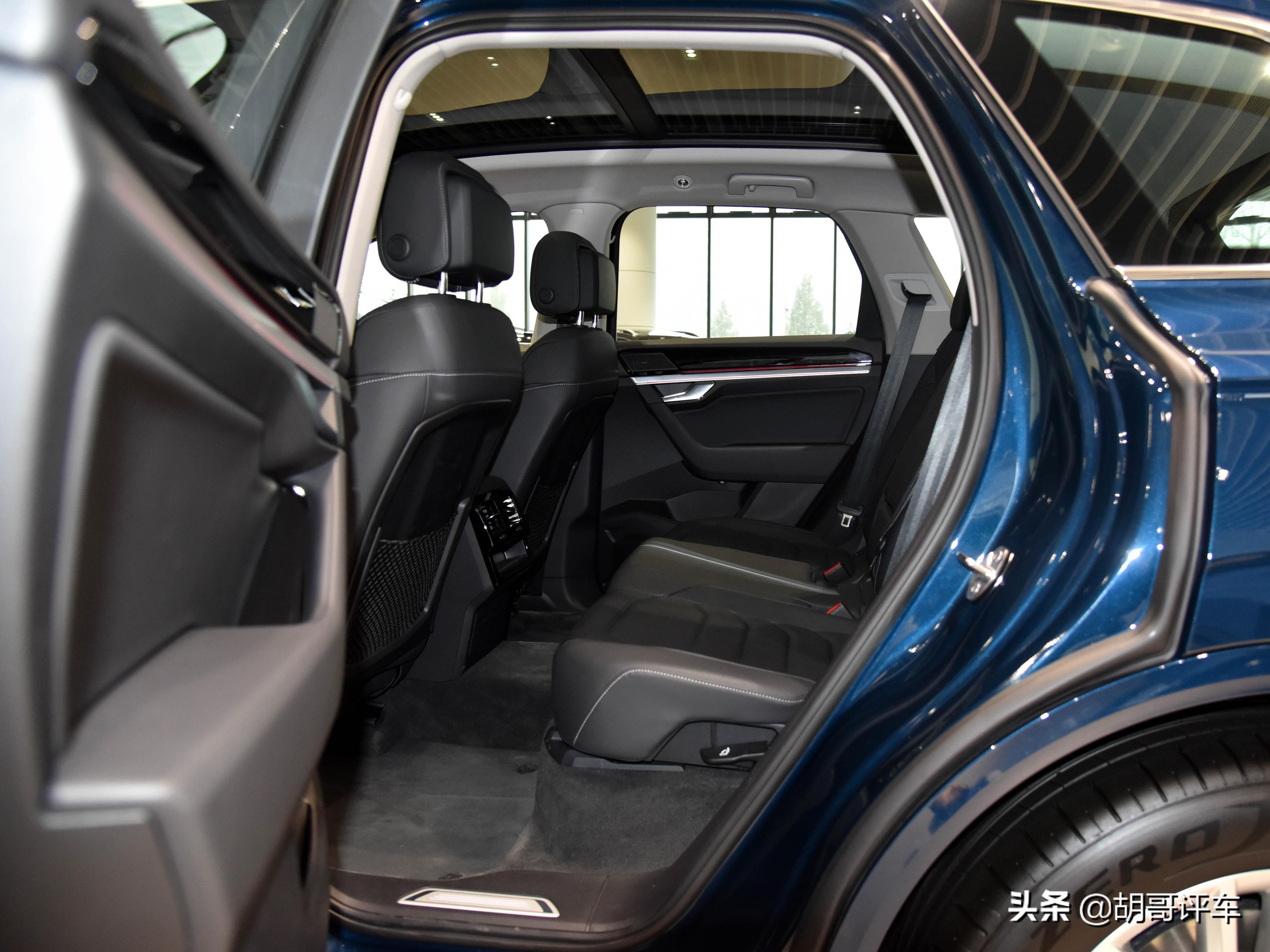 新款大众途锐2.0t四驱测试,四驱豪华中型suv推荐