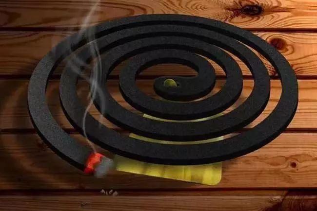 风油精和花露水都能去污吗,风油精可以跟花露水一起用吗