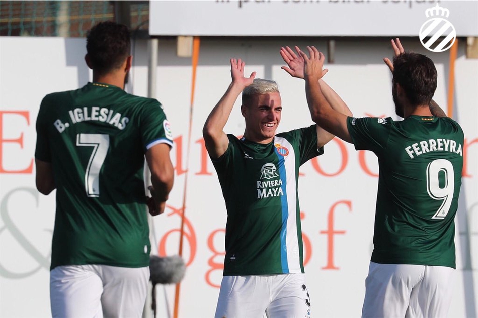 武磊7分钟遭2次打击!伸手3秒要球却被无视急得自己强行射门