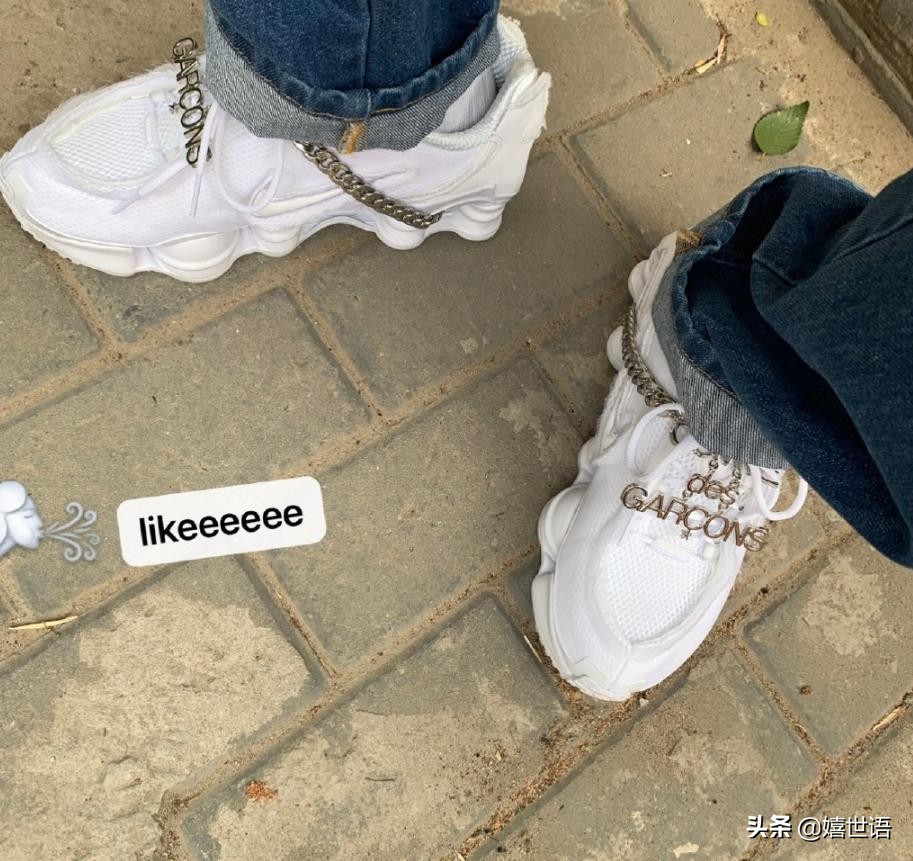 周雨彤穿板鞋图片,周雨彤spell牛仔裤穿搭