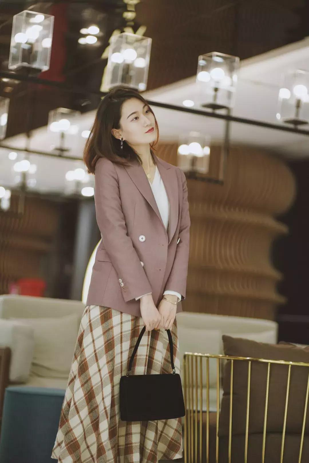 整牙一年半牙缝大,整牙一年了牙间距很大