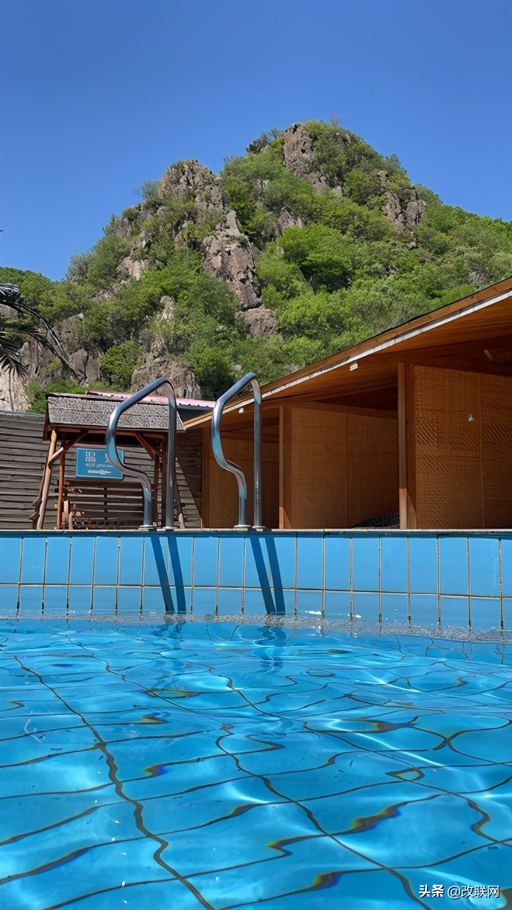 三菱欧蓝德后排放倒改床视频,三菱欧蓝德旅行床车