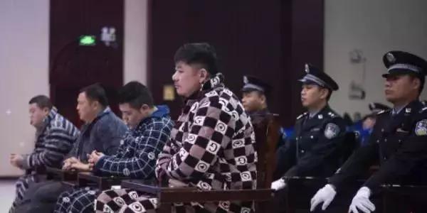 8岁女孩受伤事件后续,法治早餐案件