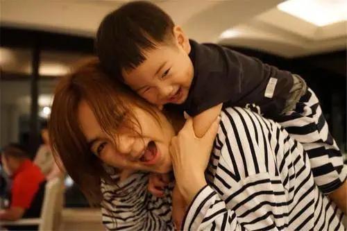 48岁钟丽缇备孕遭吐槽,50岁钟丽缇被催生