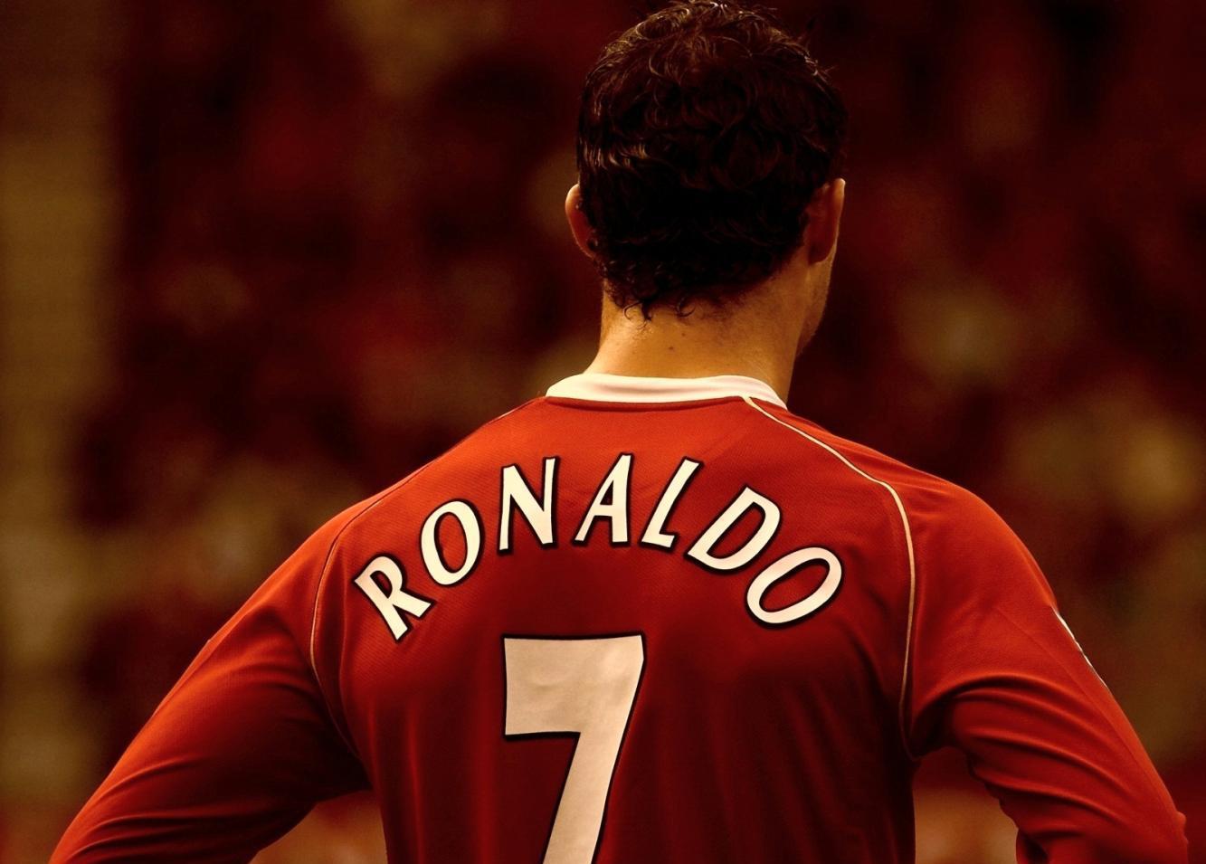 英超红魔曼联球队队员,英国足球有多流行