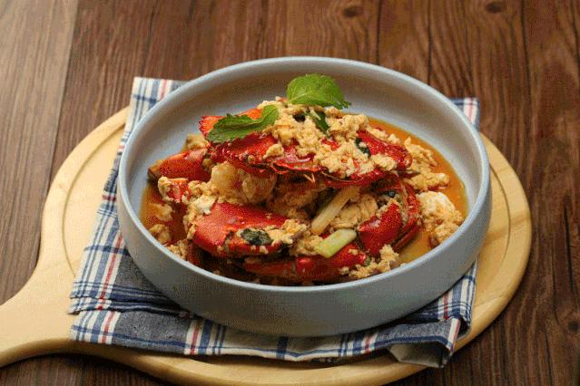 这家荣获“金樽奖”的酒店，实至名归，超多惊喜，客房+美食+商务+休闲+艺术……来了就不想走