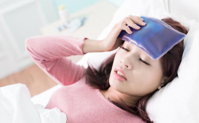 产妇出月子没有奶,产妇生完孩子20天月经还没有干净