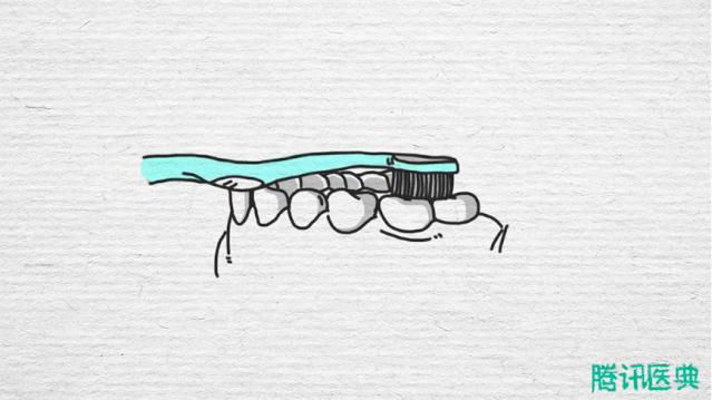 口腔医生：牙缝里的牙垢又臭又硬，教你几个小妙招，牙龈不再出血