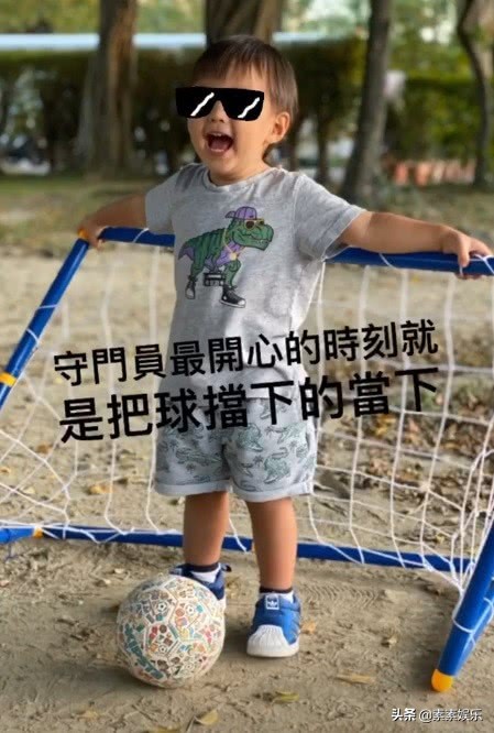 小小周正脸首次曝光：五官和周杰伦很像，嘴巴更接近昆凌一些