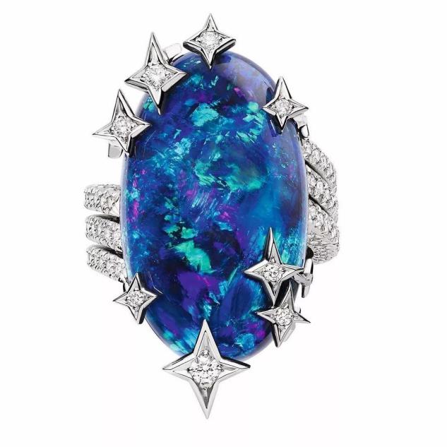 最值得一看的57枚大牌经典款戒指 (复古韵味十足的戒指也很值得入手)