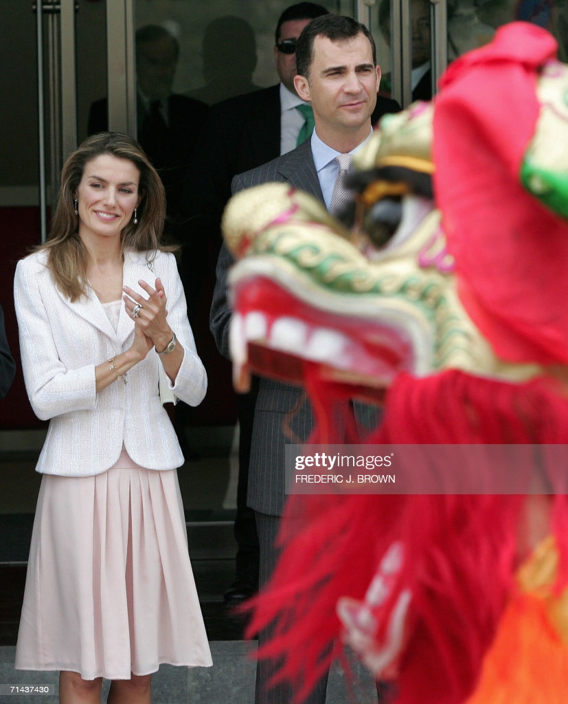 谁说莱蒂齐亚不爱珠宝？光是腕间都很精彩，最爱婆婆送的字母手链