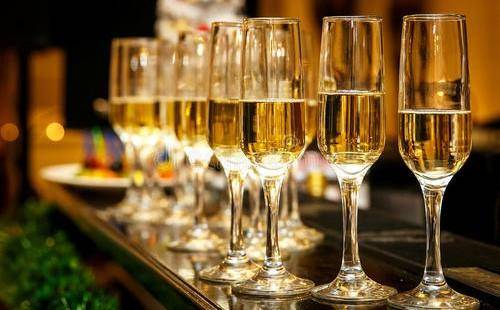 过度饮酒后适合解酒的食物有哪些,用什么食物解酒最快最有效