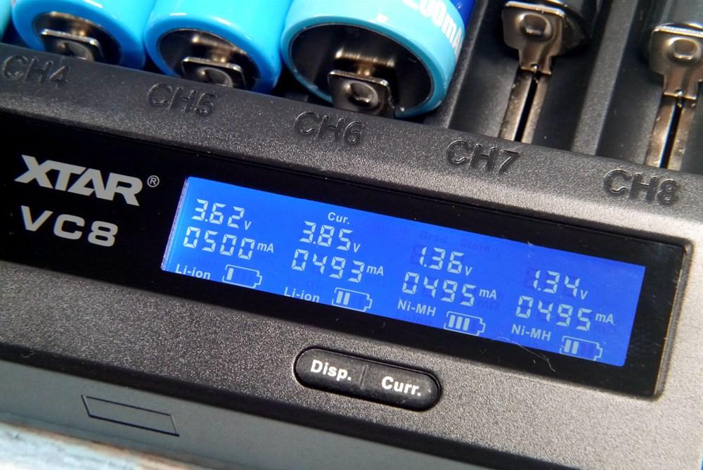 要痛痛快快地玩,就得配上这个8槽充电器才行