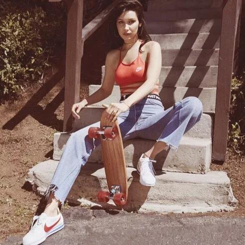 穿不了高跟鞋穿裙子搭配什么鞋,穿不了高跟穿不了裙子