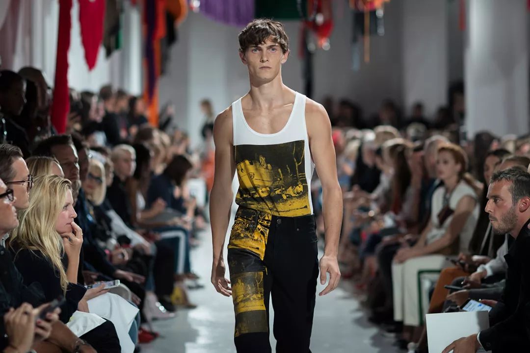 张艺兴代言美国时尚品牌CALVINKLEIN