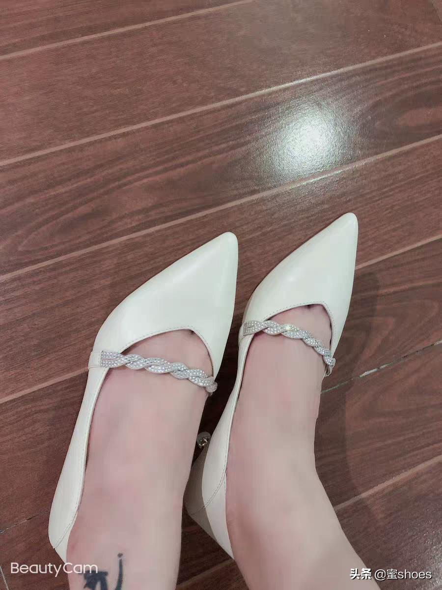 百丽女鞋最新款是哪一款,百丽女鞋凉鞋最新款