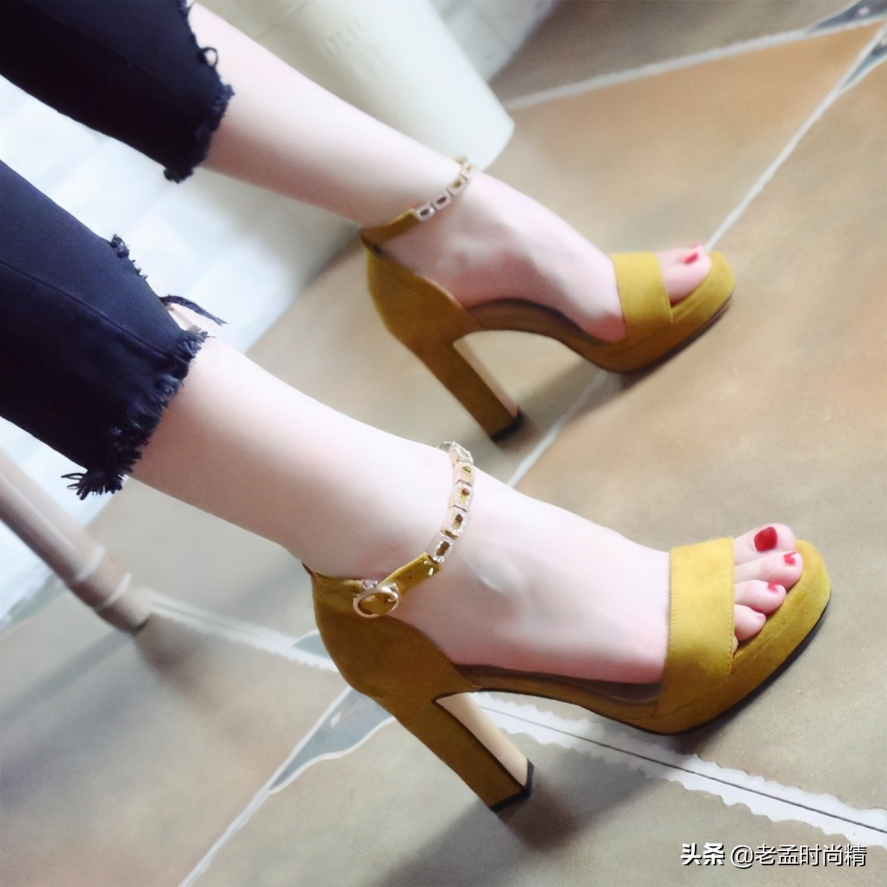 有了这双高跟鞋今年夏天可以迈开步子，放心玩去啦