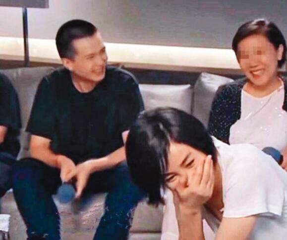 王菲谢霆锋高调秀恩爱久违的同框,曝王菲谢霆锋现状