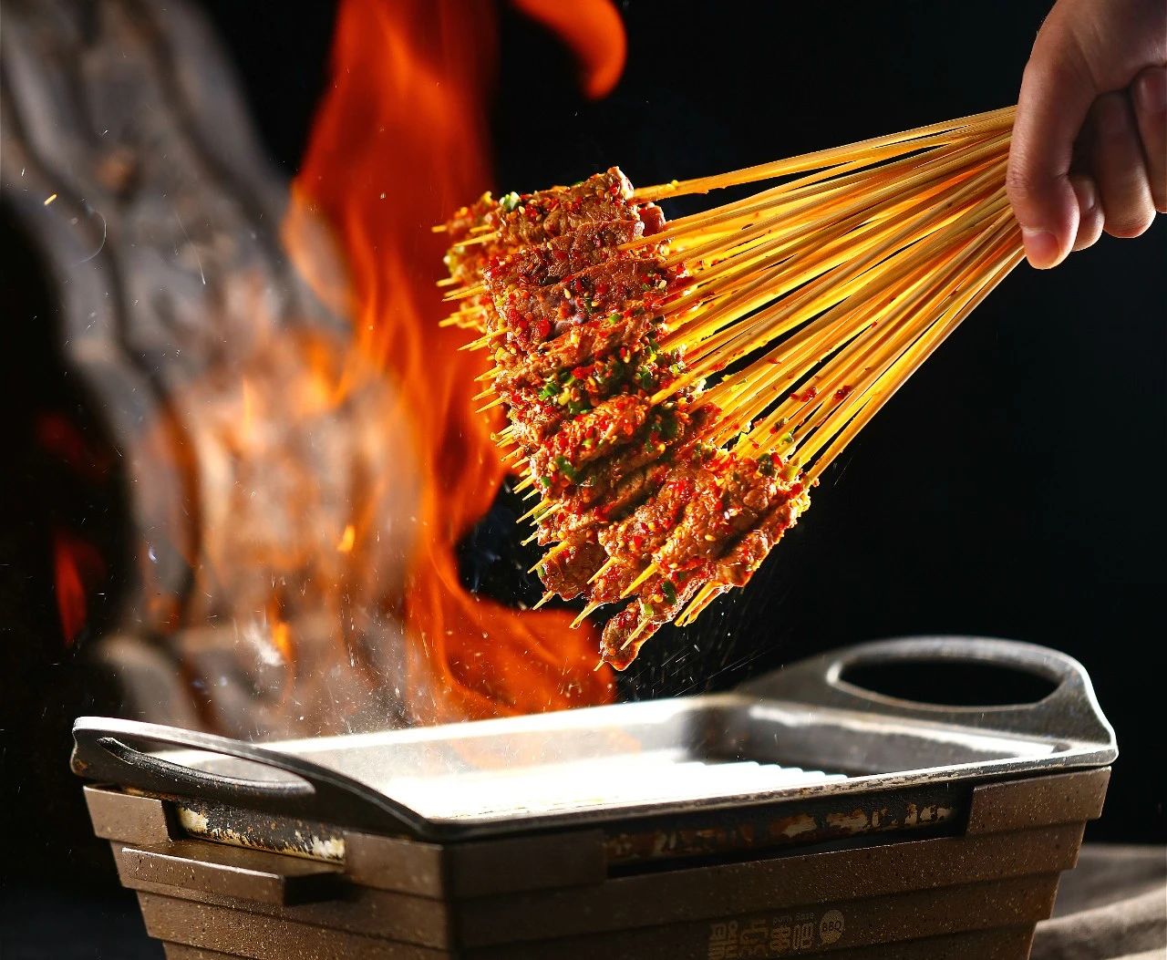 鍗冧嚎鐑х儰璧涢亾,200浜跨殑鐑х儰璧涢亾