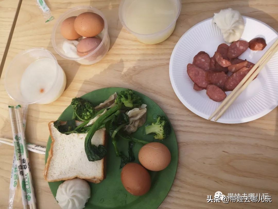 住别墅、滚草坪、躺在床上看电影，密云轻奢营地的花样玩法