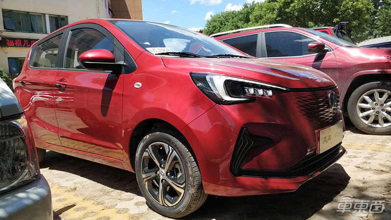 试驾长安新能源奔奔E-Star:高配仅售6.48万可满足市内通勤需求