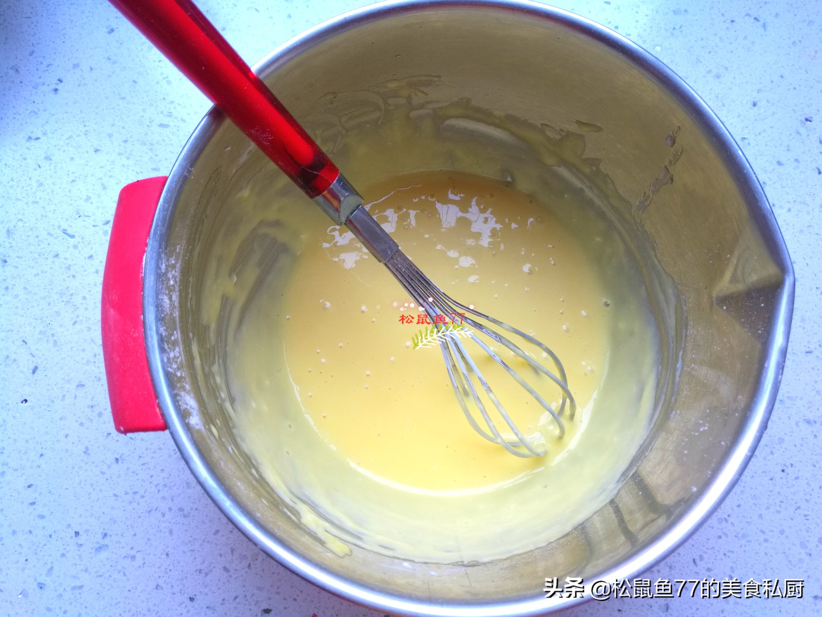 蛋糕卷怎么做到表面平整,蛋糕卷怎样口感绵密