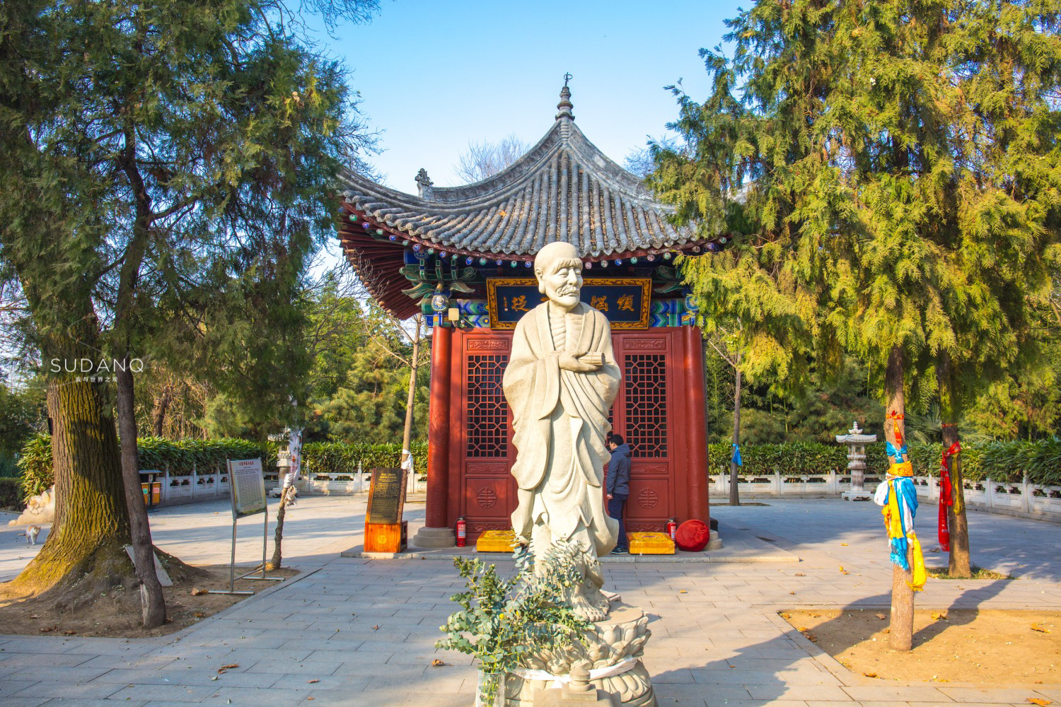 西安高新区真是块宝地，资源丰富实力雄厚，还有千年历史古迹