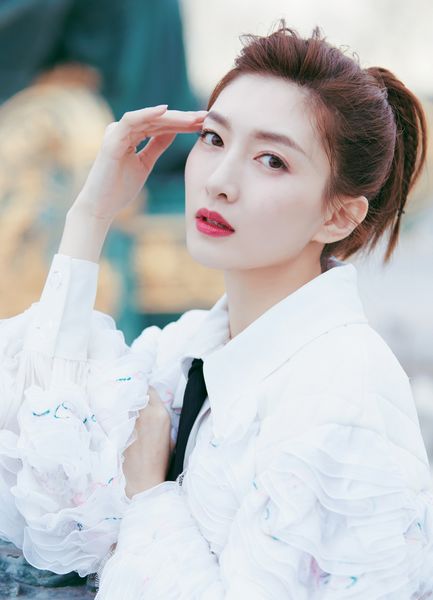 披头发好还是扎头发对发质好,发际线低适合扎头发还是披头发