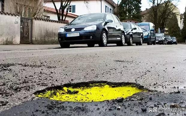 英国发明的道路修补液，绝对是修路神器