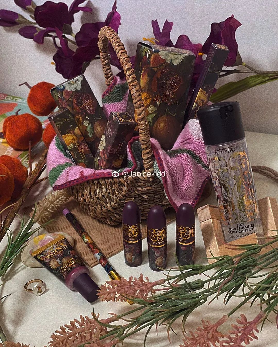 宠爱之名白无瑕美白精华,欧莱雅金致臻颜小金牌粉底液测评