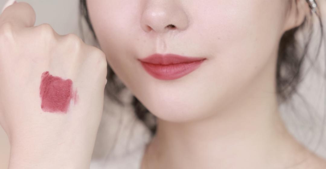 薄唇素颜怎么涂口红,厚唇涂口红日常妆