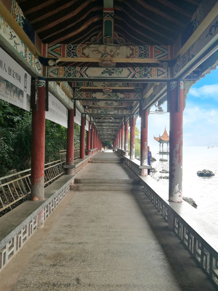 抚仙湖孤山上有什么景点,抚仙湖里的小岛