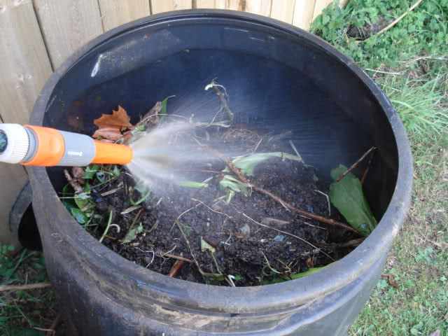 养花换的老土如何处理掉,养花用过的旧土怎么处理
