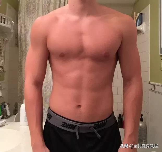 胸肌是不是练大了才能有中缝,胸肌练大了二头不长