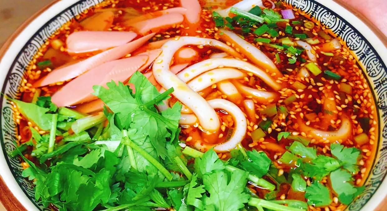 酸辣土豆粉做法简单易学经济实惠,酸辣土豆粉真的超级好吃