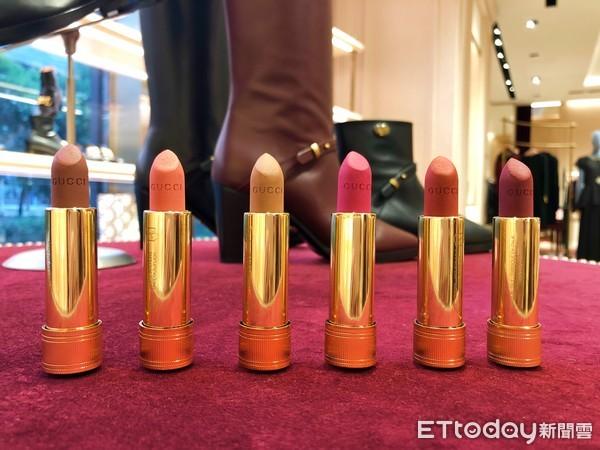 gucci黑管碎花唇膏,gucci古驰蓝管04号润唇膏口红试色