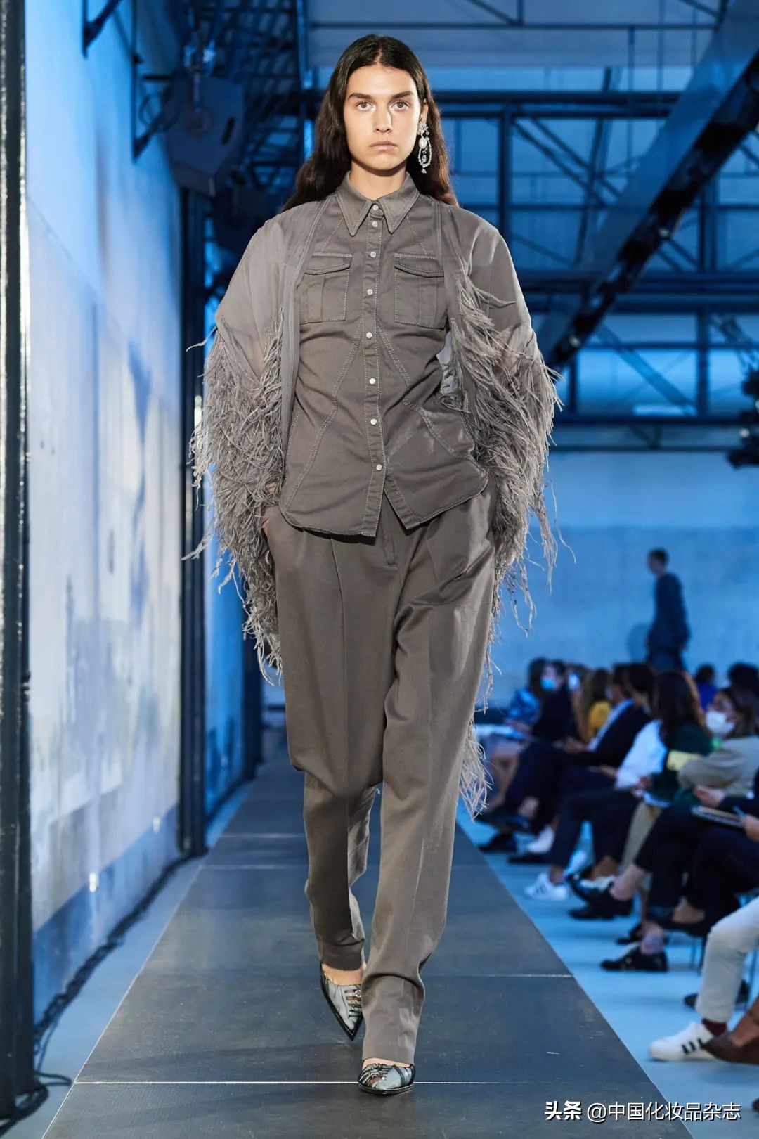 潘通2023流行色非凡洋红,2021潘通主流色系发布