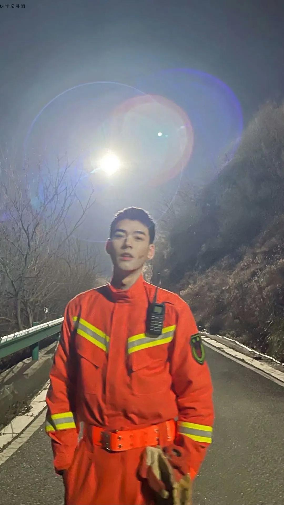 出圈神图高颜值,那些出圈的神图瞬间