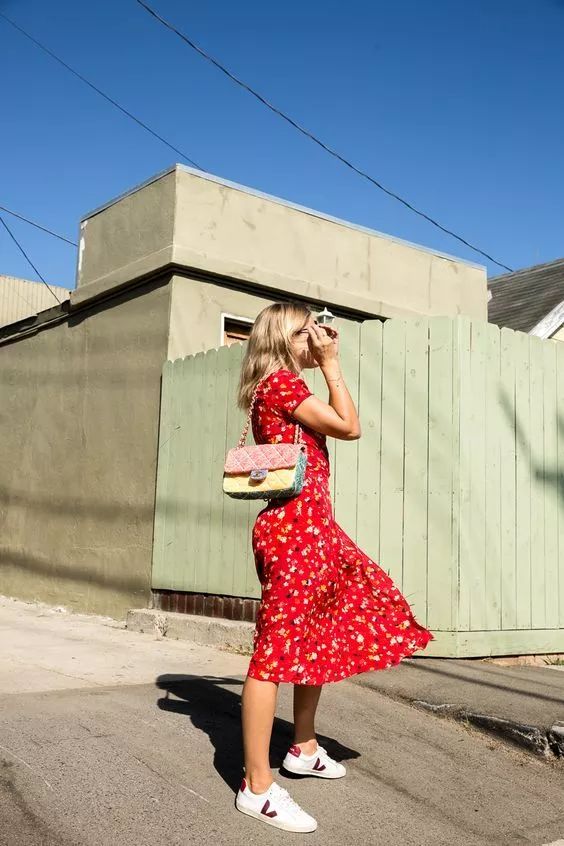 人生处处是陷阱万分小心,人生处处有坑我们要擦亮双眼