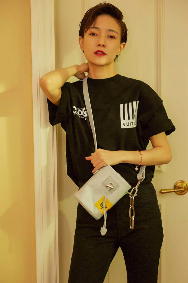 微胖显瘦裤子卷边,卷边袖t恤女微胖