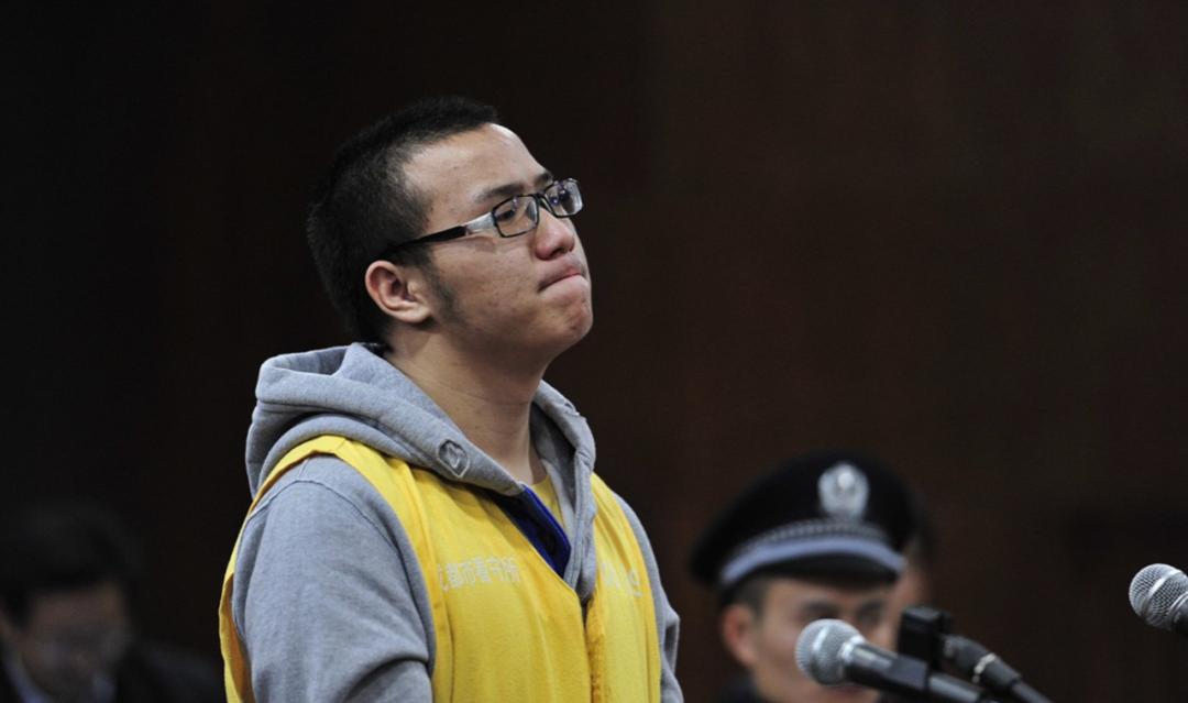 汶川地震救同学的英雄小男孩现状,汶川地震中救了多少人的小英雄