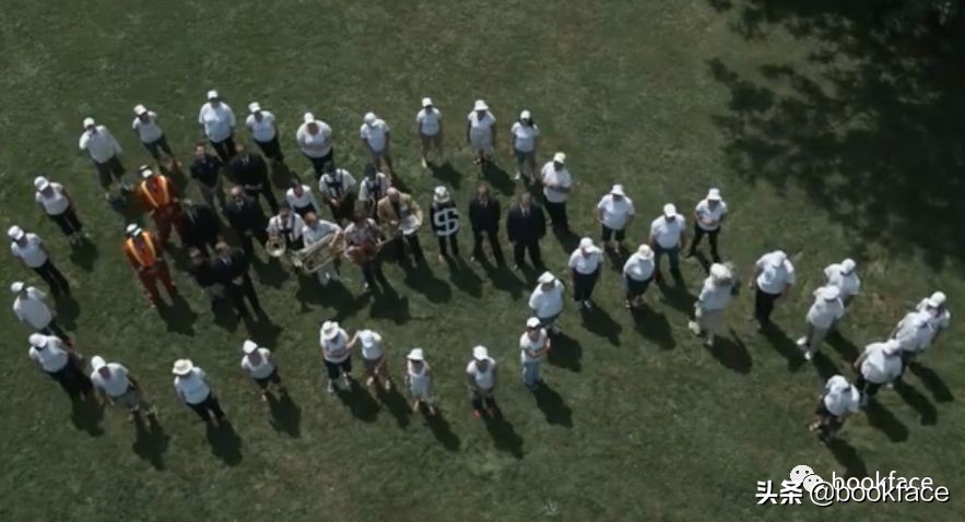 他用一首歌，让这家航空公司赔上1.8个亿