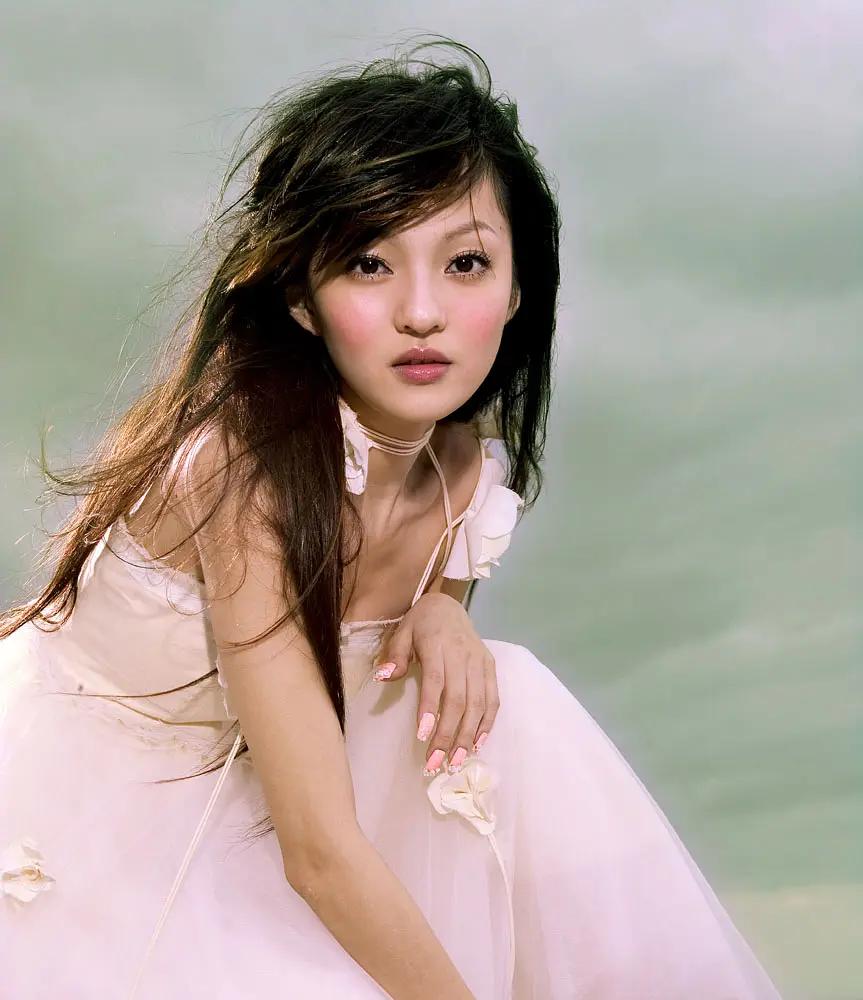 张韶涵父母事件是真的吗,张韶涵家庭事件真相