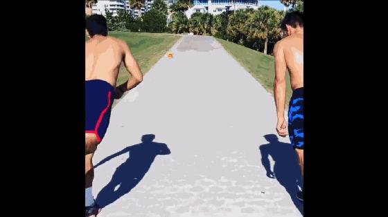 职业球员练习大全，飞身拦截穿越球不在话下